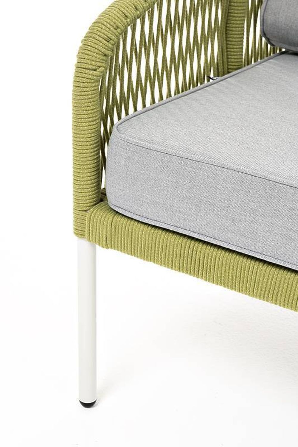 "Канны" диван 2-местный плетеный из роупа, каркас алюминий светло-серый (RAL7035) муар, роуп салатовый меланж круглый, ткань светло-серая