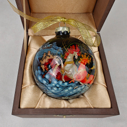 Коллекционный елочный шар с круговой росписью "Тройка " в футляре