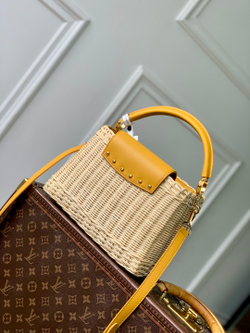 Louis Vuitton Capucines BB