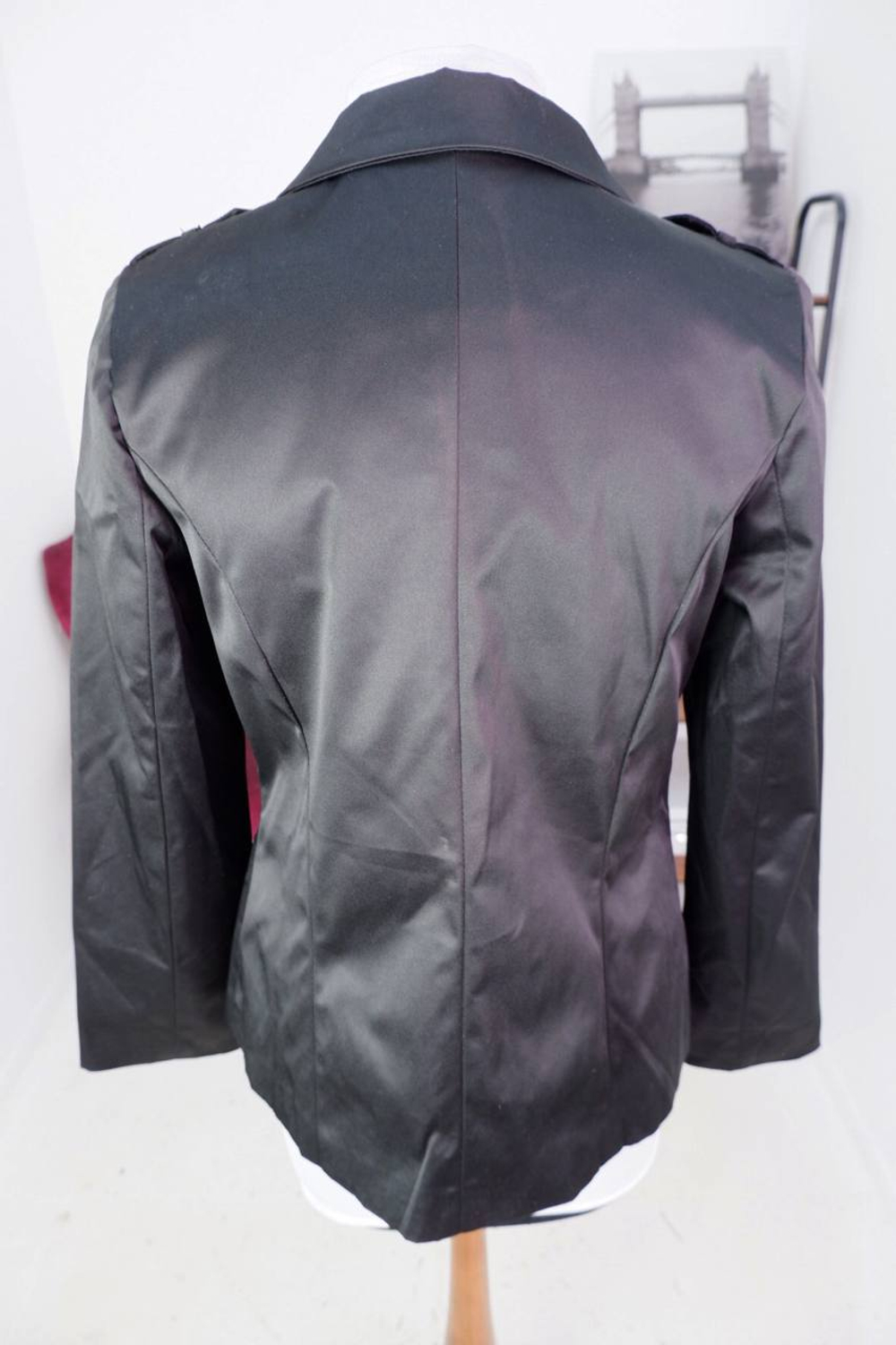 Жакет приталенного кроя, визуально на 50 размер, новый