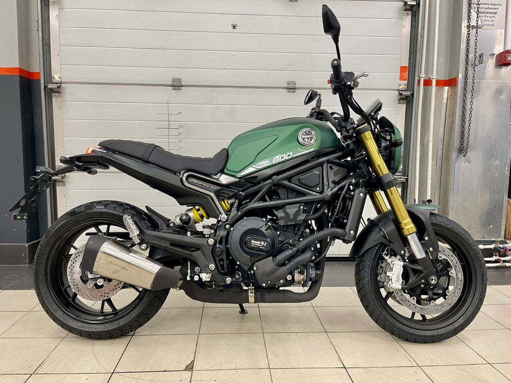 Benelli Leoncino 800 (Green)