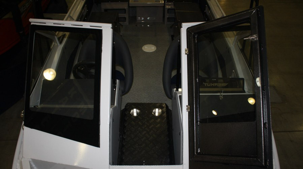 Лодка BERKUT L-Fisher