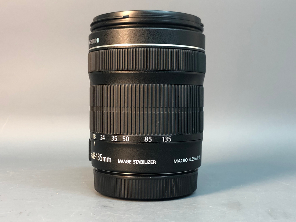 Canon EF-S 18-135mm 3.5-5.6 IS STM