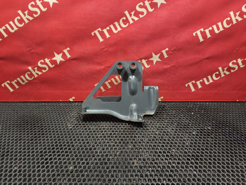 Кронштейн бампера левый 2020г