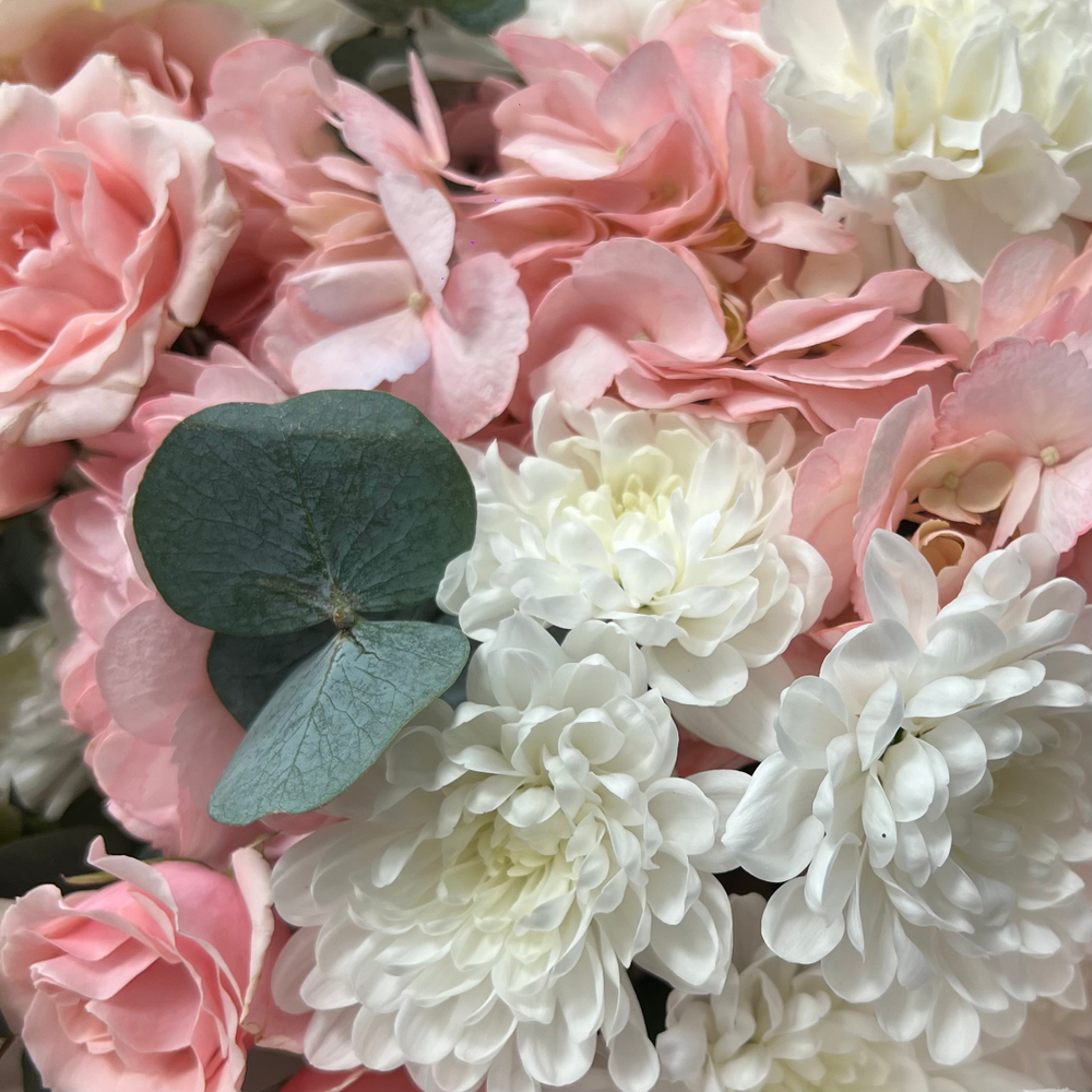 Букет "Сердце в лепестках" #35