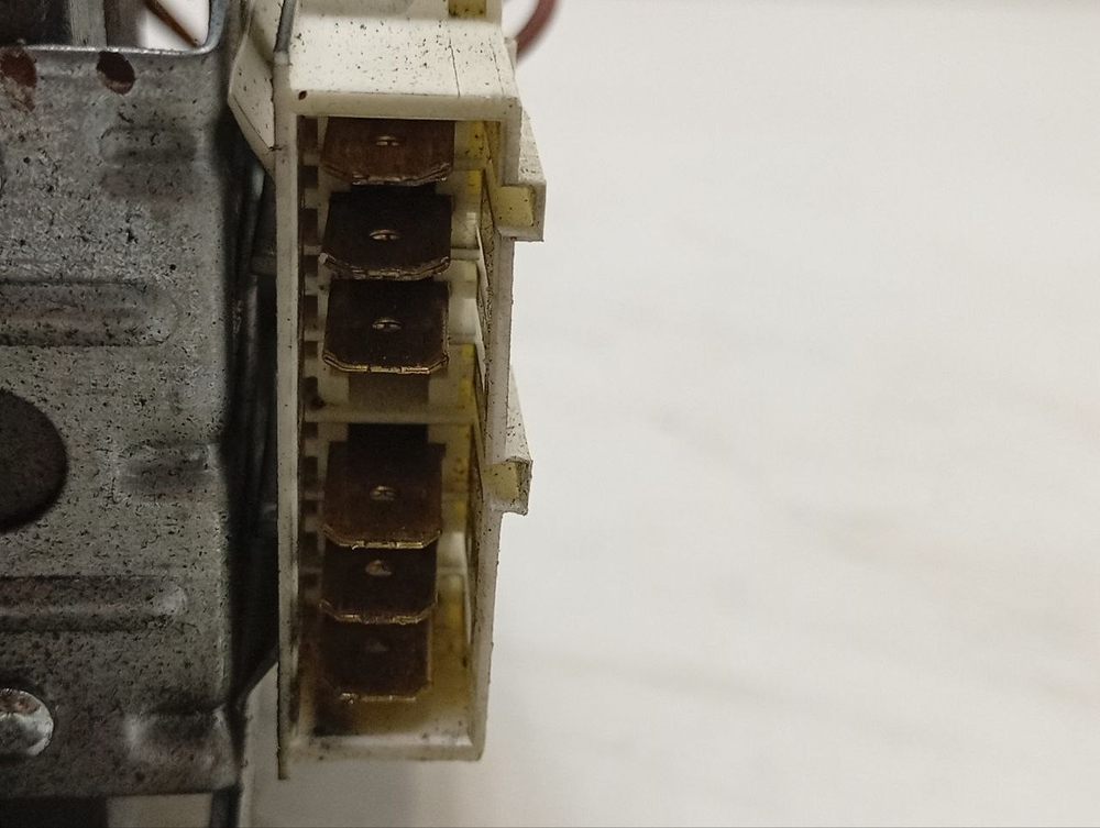 VMUF501B кт19 Двигатель к стиральной машине Indesit, Ariston 160028019.00 б/у