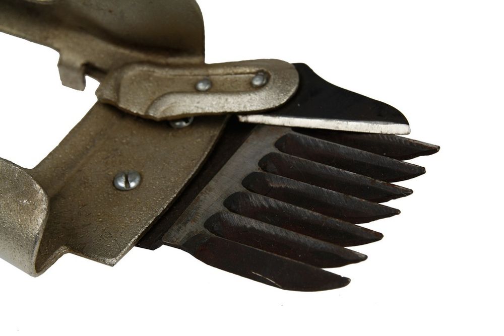 Ручная машинка для стрижки овец и коз