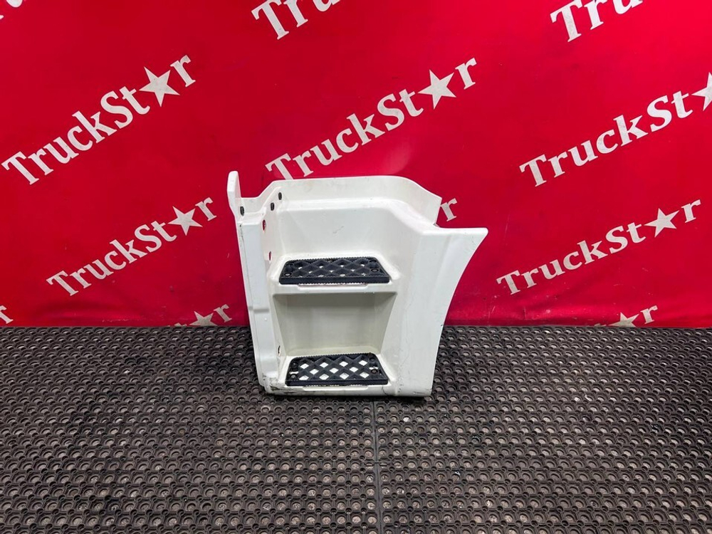 Корпус подножек левый 2016г