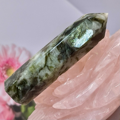 52253  Лепидолит зеленый Кристалл 87мм