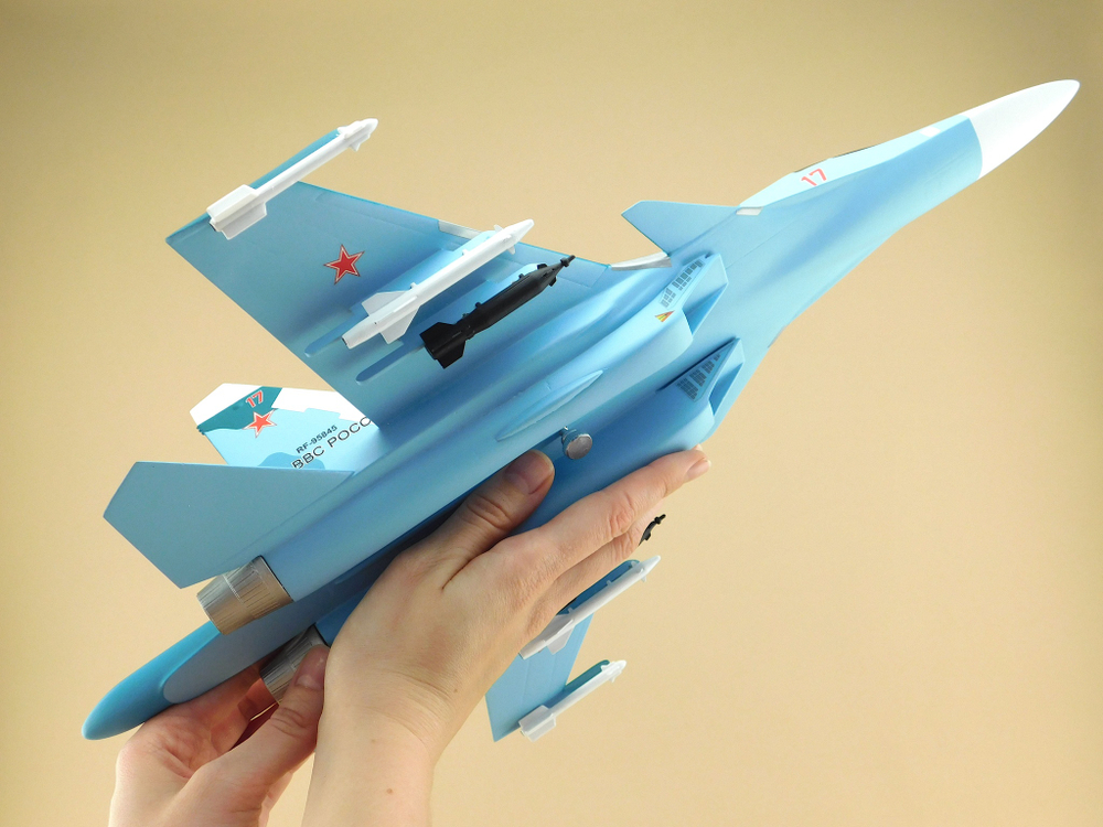Модель самолета Су-34 (М1:48 ВВС России, RF-95845, 17)