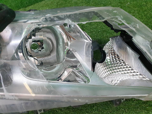 Битая Фара правая Suzuki Vitara 2 (2014-2019) галоген