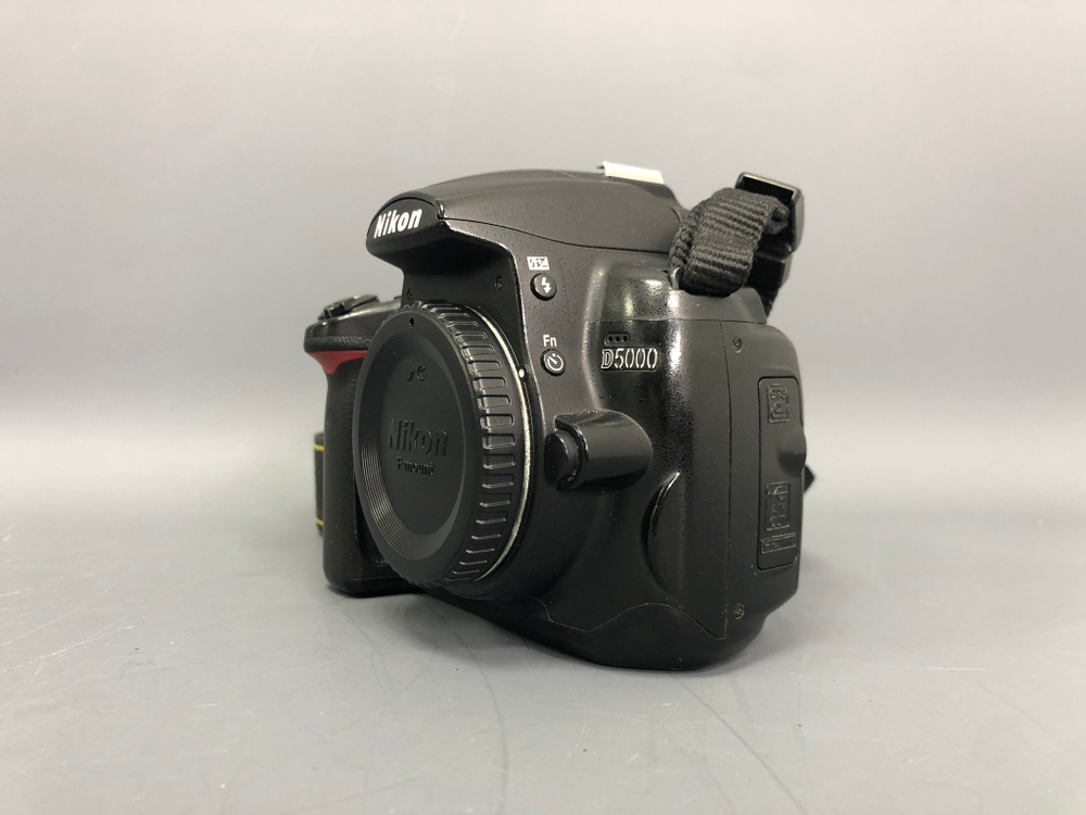 Nikon D5000 80.010 кадров