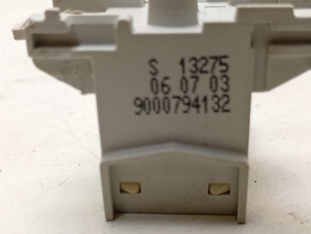 SMS40D02RU/09 ктп3 Сетевая кнопка (On/off ) для посудомоечной машины Bosch Siemens Neff 620775 б/у