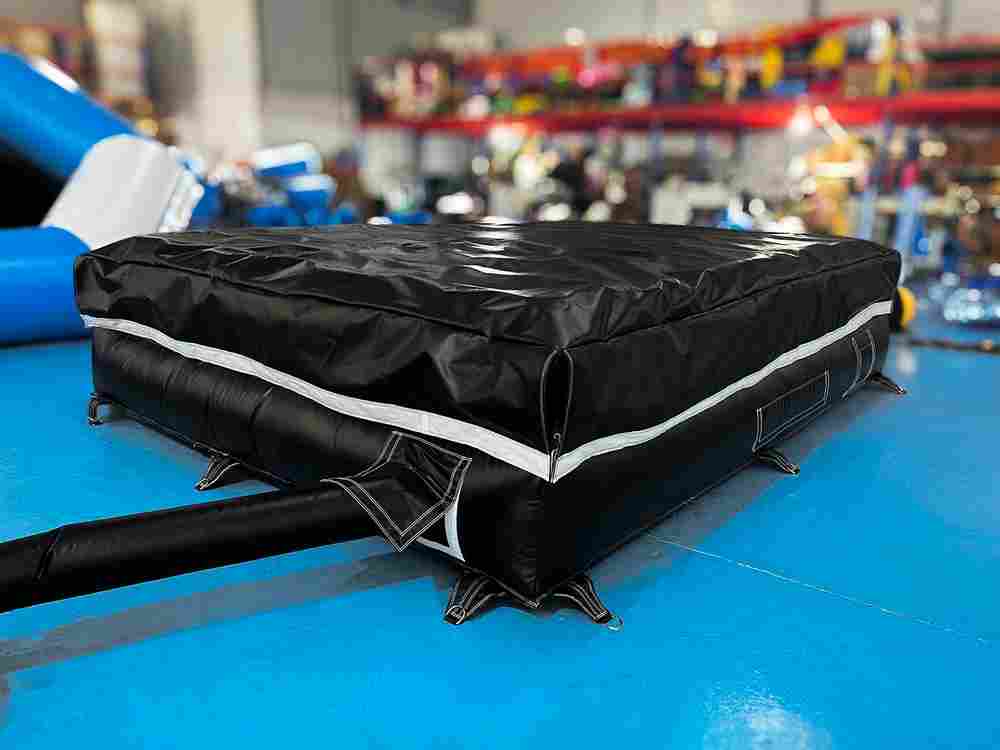 Надувная подушка «Полёт» для приземлений и отработки трюков, 4,1×3,3×0,9 м