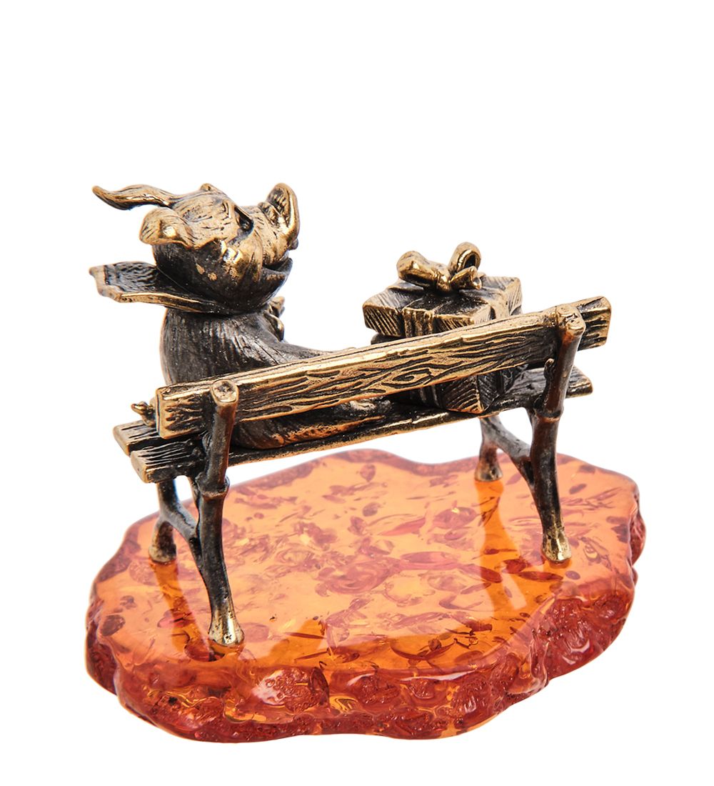 Народные промыслы AM-2959 Фигурка «Поросенок безудержное счастье» (латунь, янтарь)