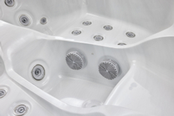 Уличный гидромассажный спа-бассейн с двумя лежачими местами Victoria Star VS-303L