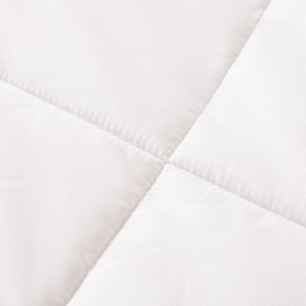 Одеяло SM Всесезонное SM001 красный кант 180*215 см