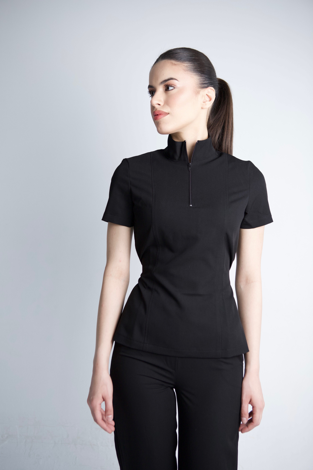 Женская медицинская блуза Medici 077 чёрная вид спереди