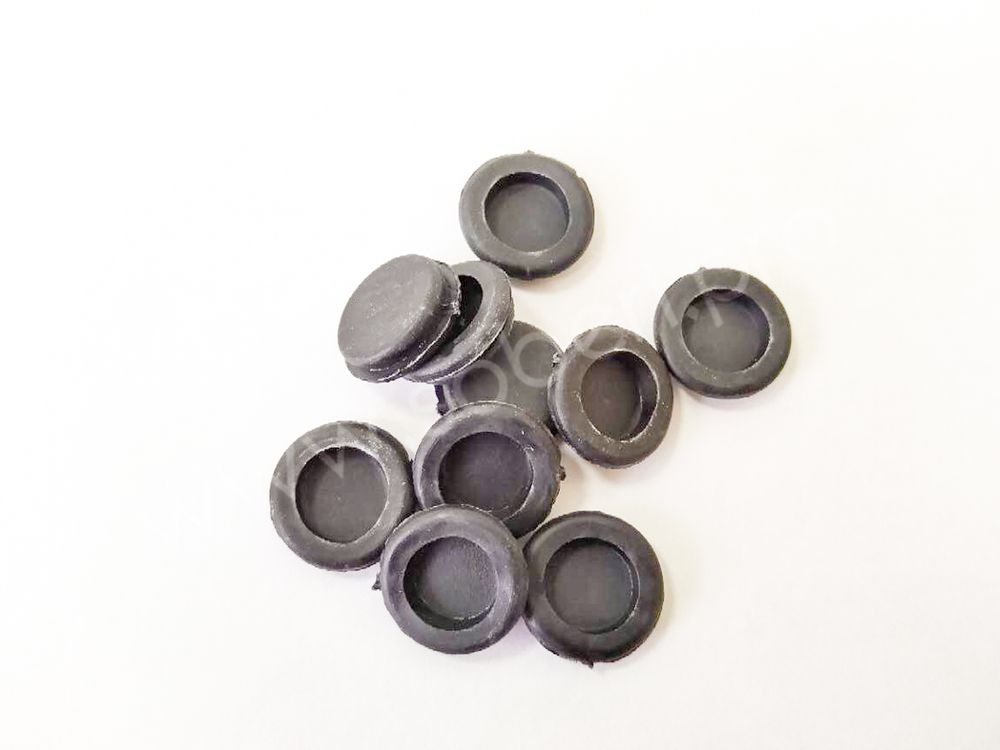 Заглушка резиновая круглая диаметр 17,5 мм для отверстий в корпусе РЭА