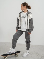 Спортивный костюм для девочки в школу