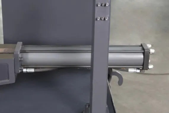 Полуавтоматический ленточнопильный станок SVA-33SA-N, SMTG