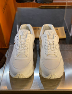 Мужские кроссовки Louis Vuitton Run Away белого цвета с логотипом