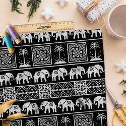 Ткань шифон африканский белый пиксельный узор на чёрном фоне