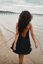 Платье мини с открытой спиной bk