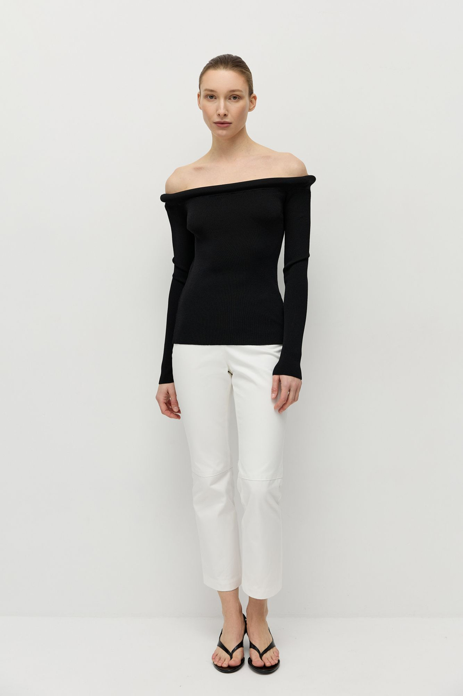 Джемпер с открытыми плечами