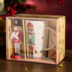 НАБОР ПОДАРОЧНЫЙ LEFARD "ЩЕЛКУНЧИК" (КРУЖКА 385 МЛ В КОМПЛЕКТЕ С ЁЛОЧНОЙ ИГРУШКОЙ)