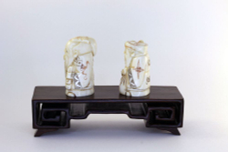 Сет нэцкэ Дзюродзин и Фукурокудзю на подставке