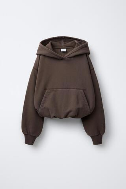 ZARA УКОРОЧЕННАЯ ТОЛСТОВКА ОБЪЕМНОГО КРОЯ С НАШИВКОЙ, ШОКОЛАДНЫЙ