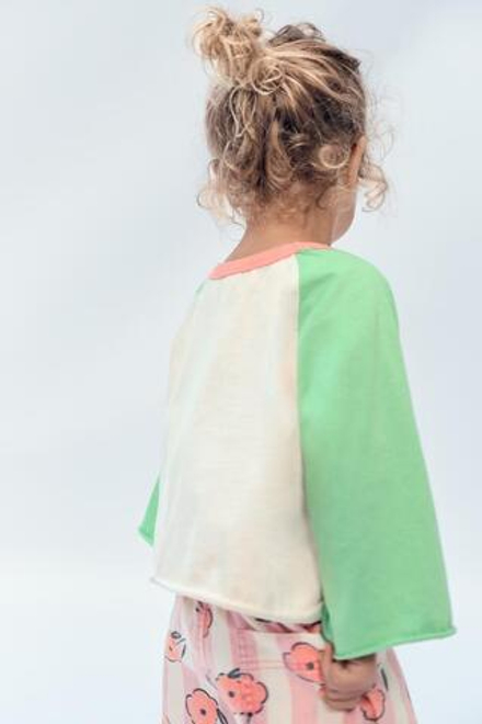 ZARA ФУТБОЛКА С КОНТРАСТНЫМ РУКАВОМ РЕГЛАН - LIMITED EDITION, ЗЕЛЕНЫЙ
