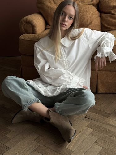 Белая рубашка с кружевом