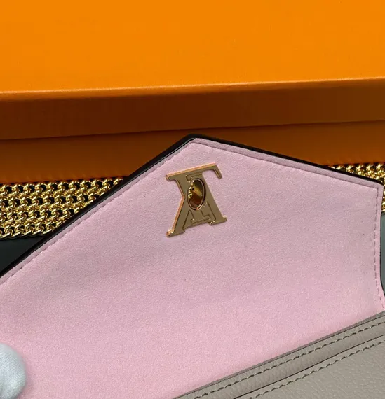 Сумка Louis Vuitton Mylockme Chain кремовый