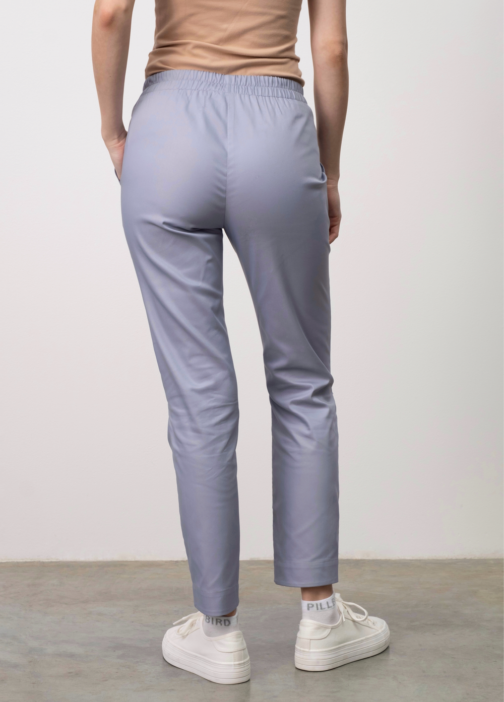 Брюки с защипами