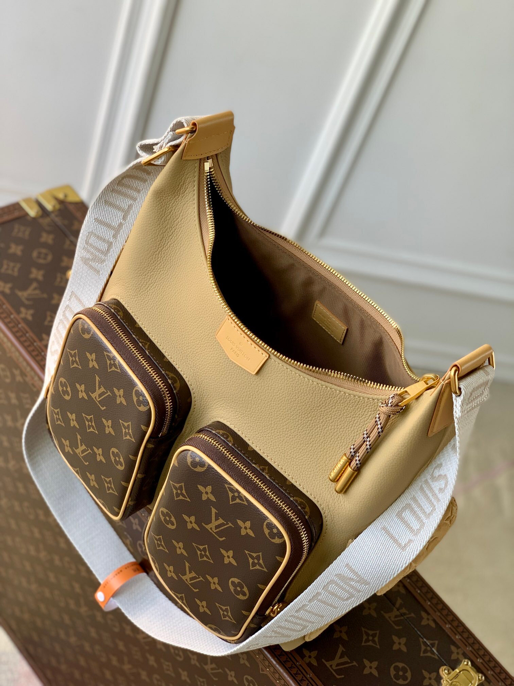 Louis Vuitton Hobo Cargo Bag