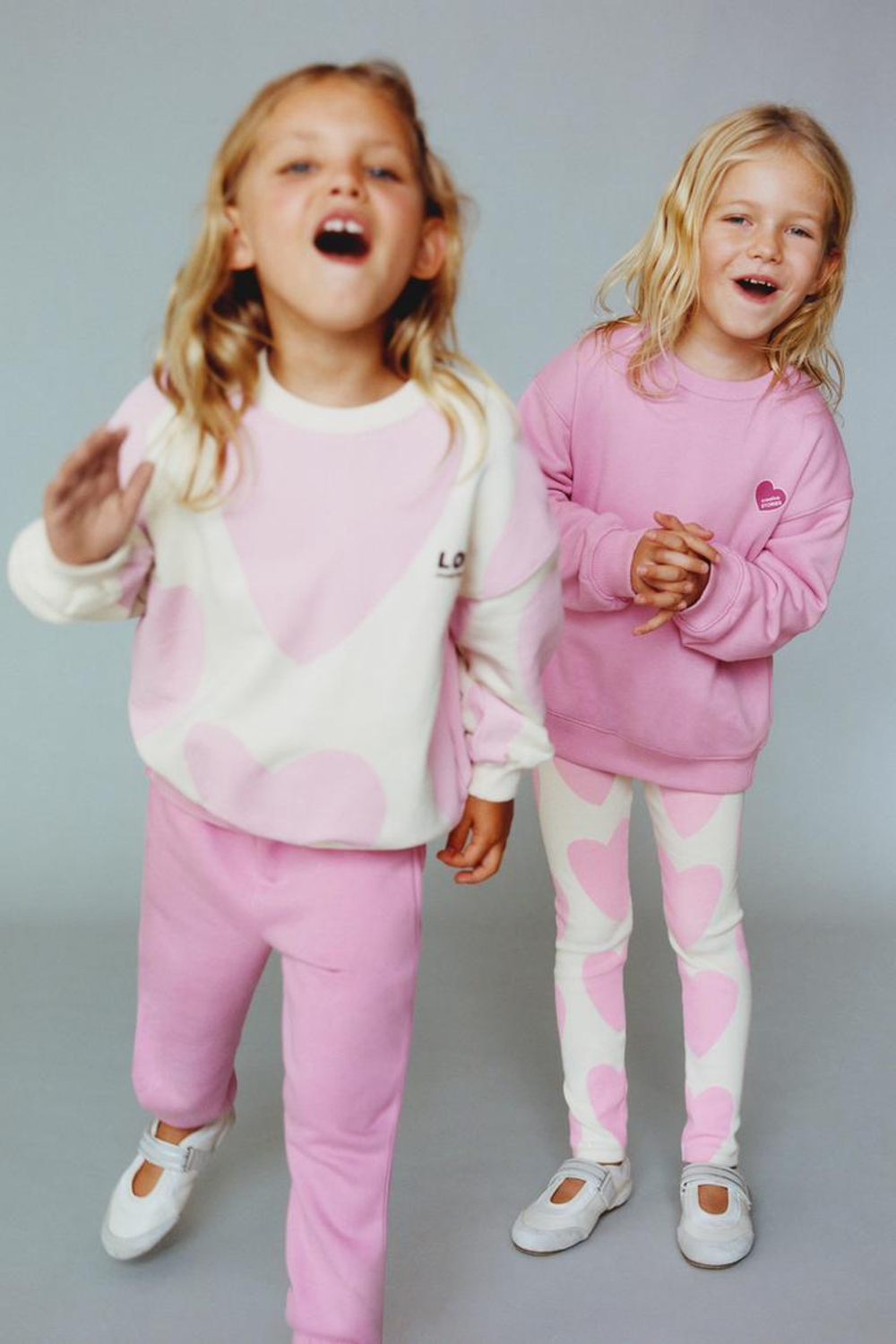 ZARA ТОЛСТОВКА С ПРИНТОМ, РОЗОВЫЙ