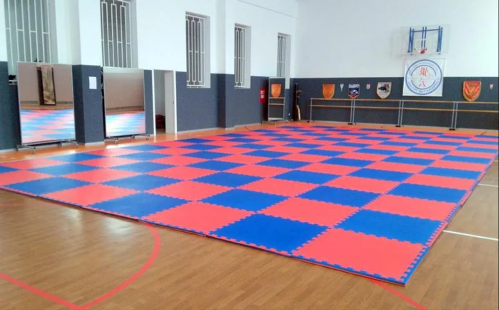 Покрытие для детских игровых зон (1 плита 100x100x1,2 см, 1кв.м./уп) с кромками