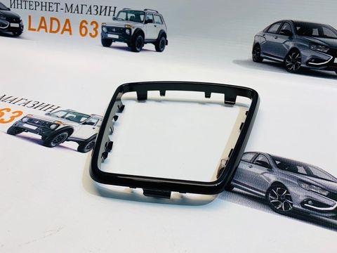 Рамка чехла КПП Lada Vesta (Черный лак)