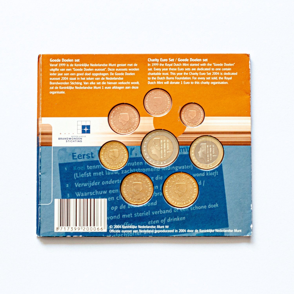 Netherlands 2004 Year Set – "Goede Doelen (Good Causes): Burns Foundation"