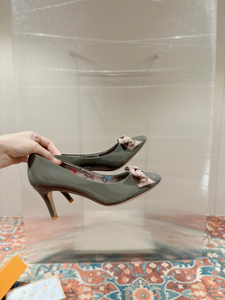 Louis Vuitton Pump (5 colors)