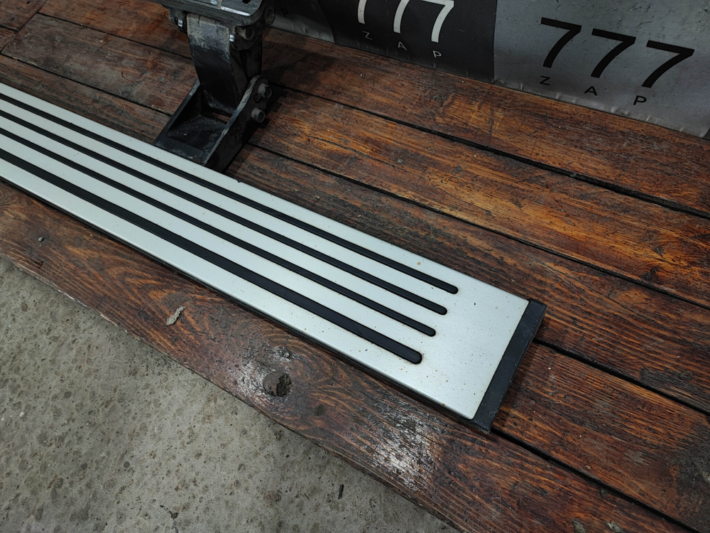 Подножка правая Tank 500 21-нв Б/У Оригинал 5150600XKV3AA