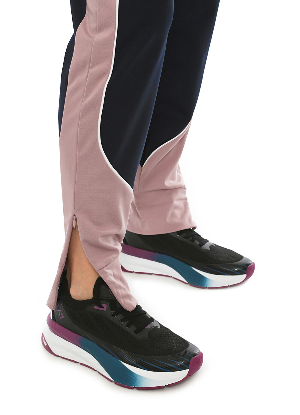 Костюм женский Tracksuit EA7