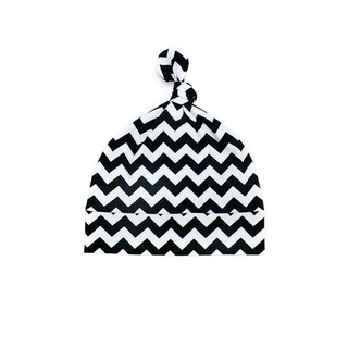 Легкая шапочка с узелком