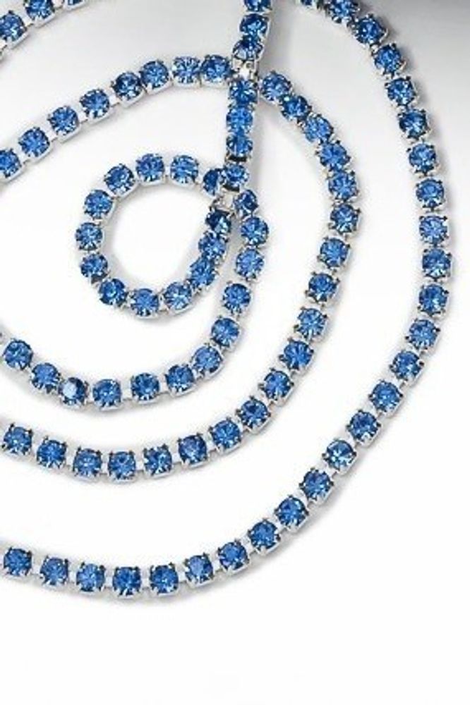 Цепь со стразами, ss8, ш. 2,4 мм, голубой в серебряной оправе