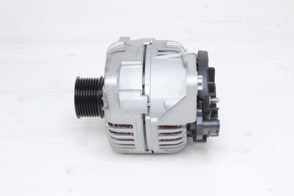 Генератор Cummins ISBe 25В 70А 0231 /5259577, 4892318/