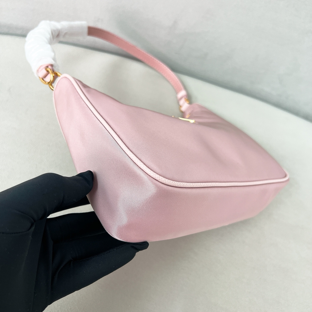 Prada Re-Edition 2005 Re-Nylon