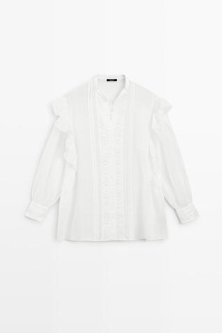 Massimo Dutti Блуза с воротником-стойкой, вышивкой и оборками, белый