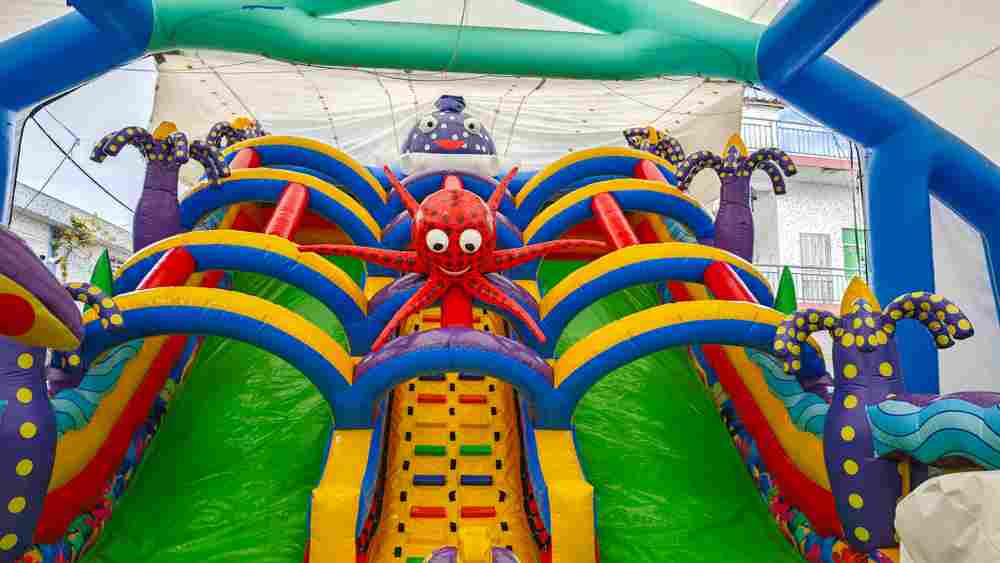 Коммерческий надувной батут «Мега риф», 14*7*8 м